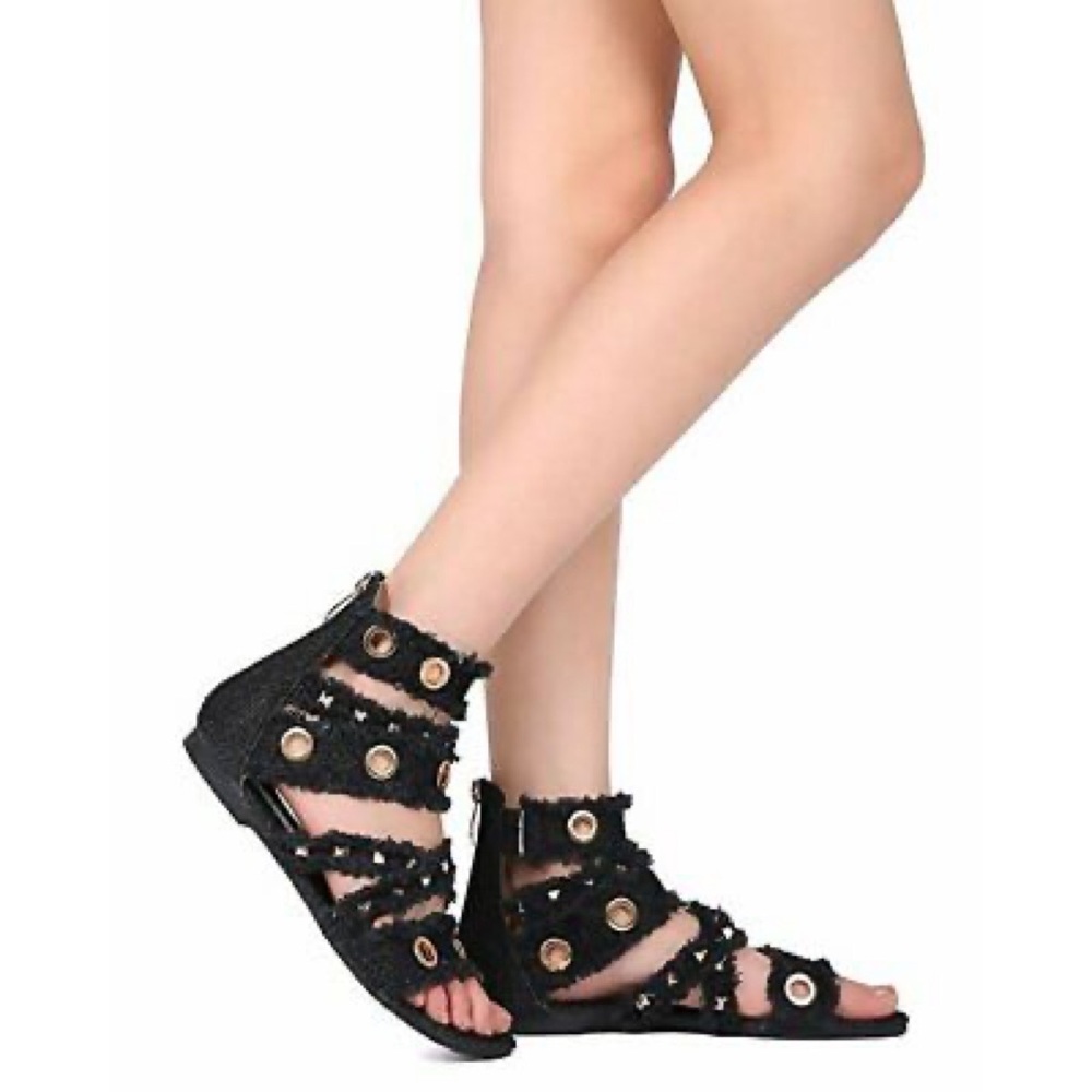 CAPE ROBBIN Frayed Denim Spikes & Grommet Sandal